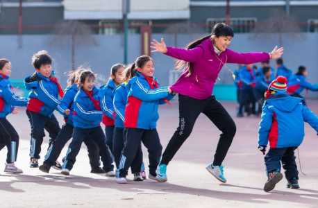 小学体育课室外小游戏有什么?