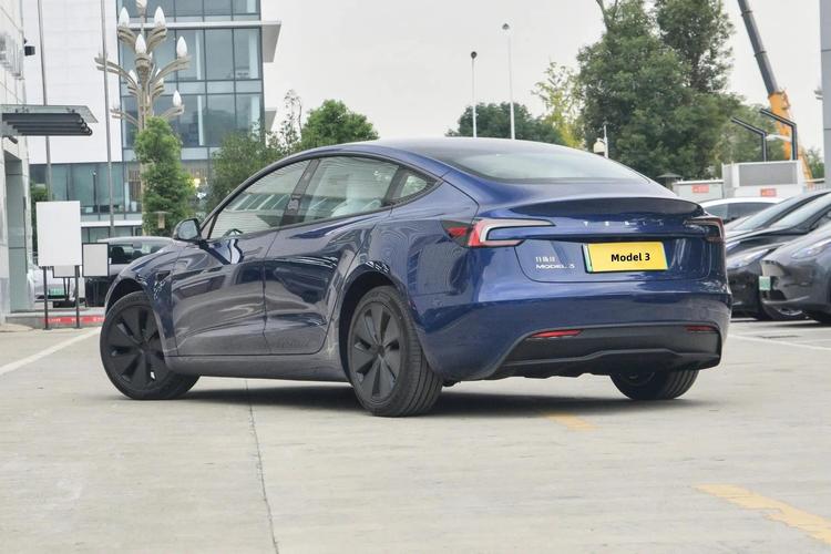 Model3三厢落地价最低多少钱?Model3买车价