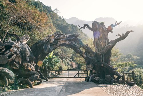 奇山怪石·穿越仙界桃花谷地址在哪里?