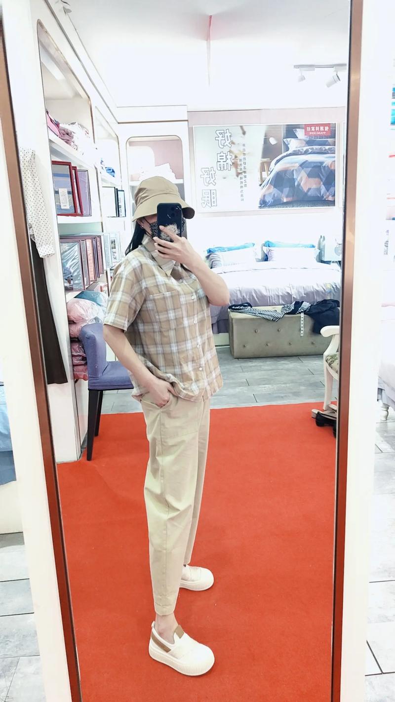 我是60级狂暴者,但是无钱买靓装备?唉~~~最好穿什么装备呢?顺便说下穿...