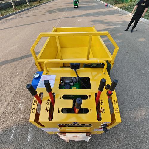 我有一个微型,想带车找个工作,谁介绍一下都能做什么