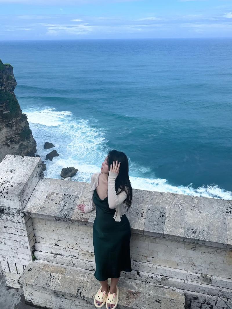 在巴厘岛情人崖打卡拍照的指南是什么?