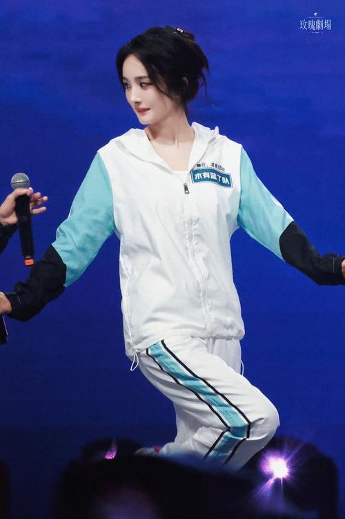 杨幂玩王者荣耀很厉害吗介绍_杨幂玩王者荣耀很厉害吗是什么