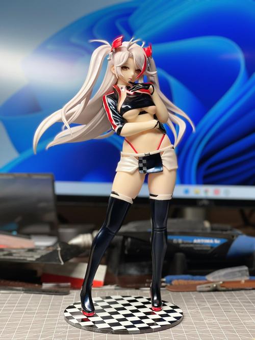 战舰少女欧根亲王改造后自带什么装备