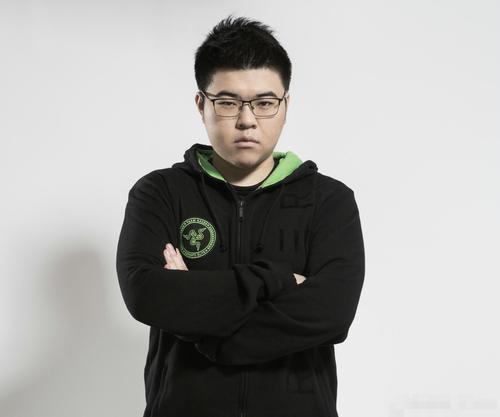 如何评价韦神人气上百万,成为吃鸡一哥?